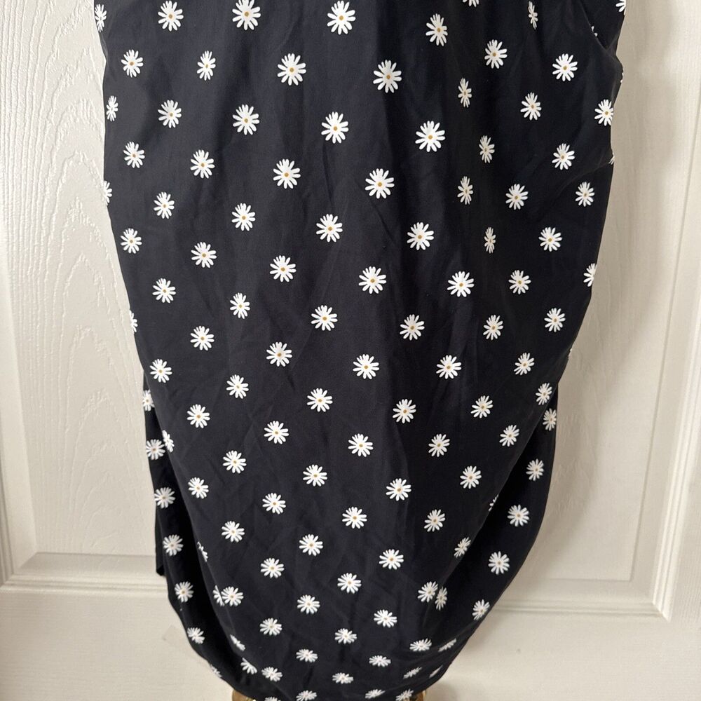 Old Navy Plus Size 3X One Piece Swimsuit Black White Floral Ruched Tummy Control - Picture 4 of 16